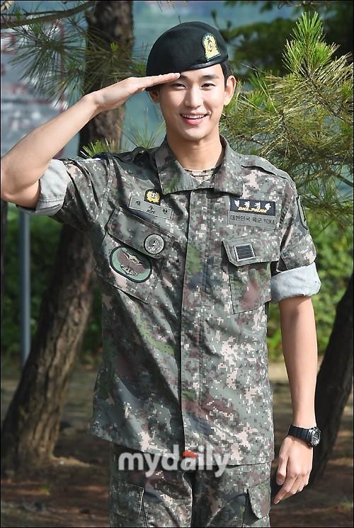 金秀贤被爆料合照视频,神秘幕后真相揭晓 第1张 金秀贤被爆料合照视频,神秘幕后真相揭晓 第1张